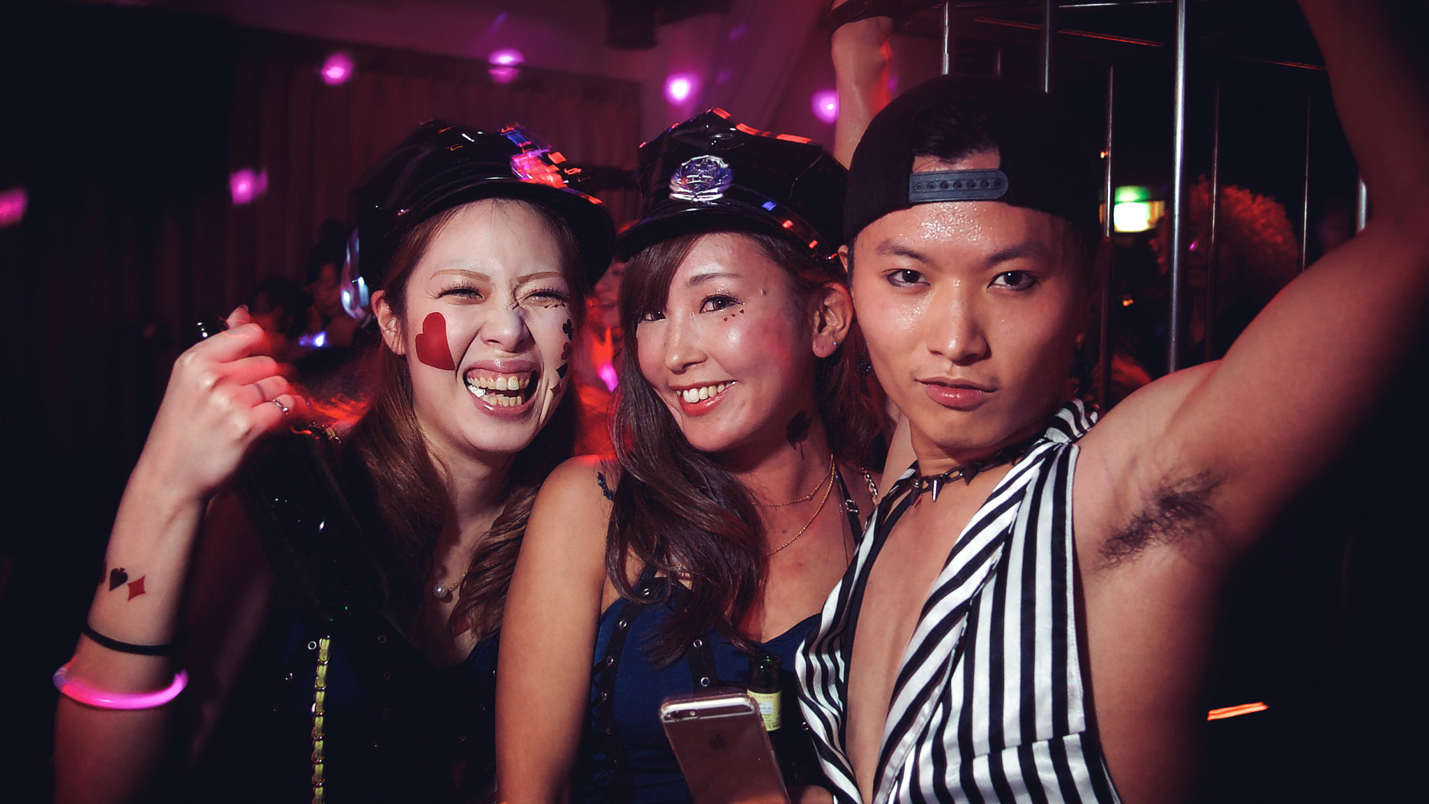 Canon EF 20-35mm F3.5-4.5 USM sample photo. Untitled photography
