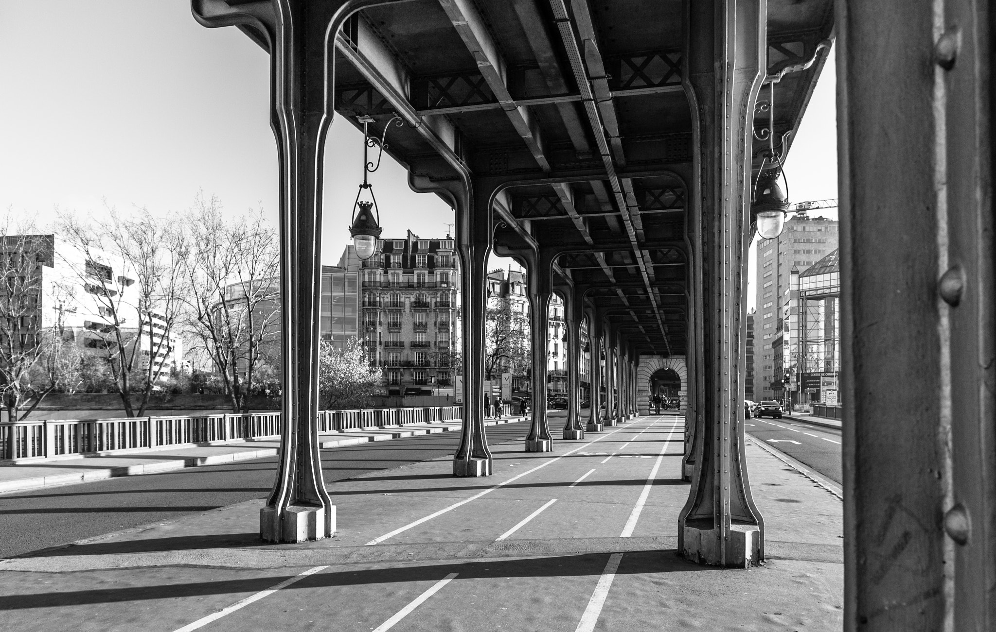 Canon EF-S 10-22mm F3.5-4.5 USM sample photo. Bir hakeim brige in paris photography