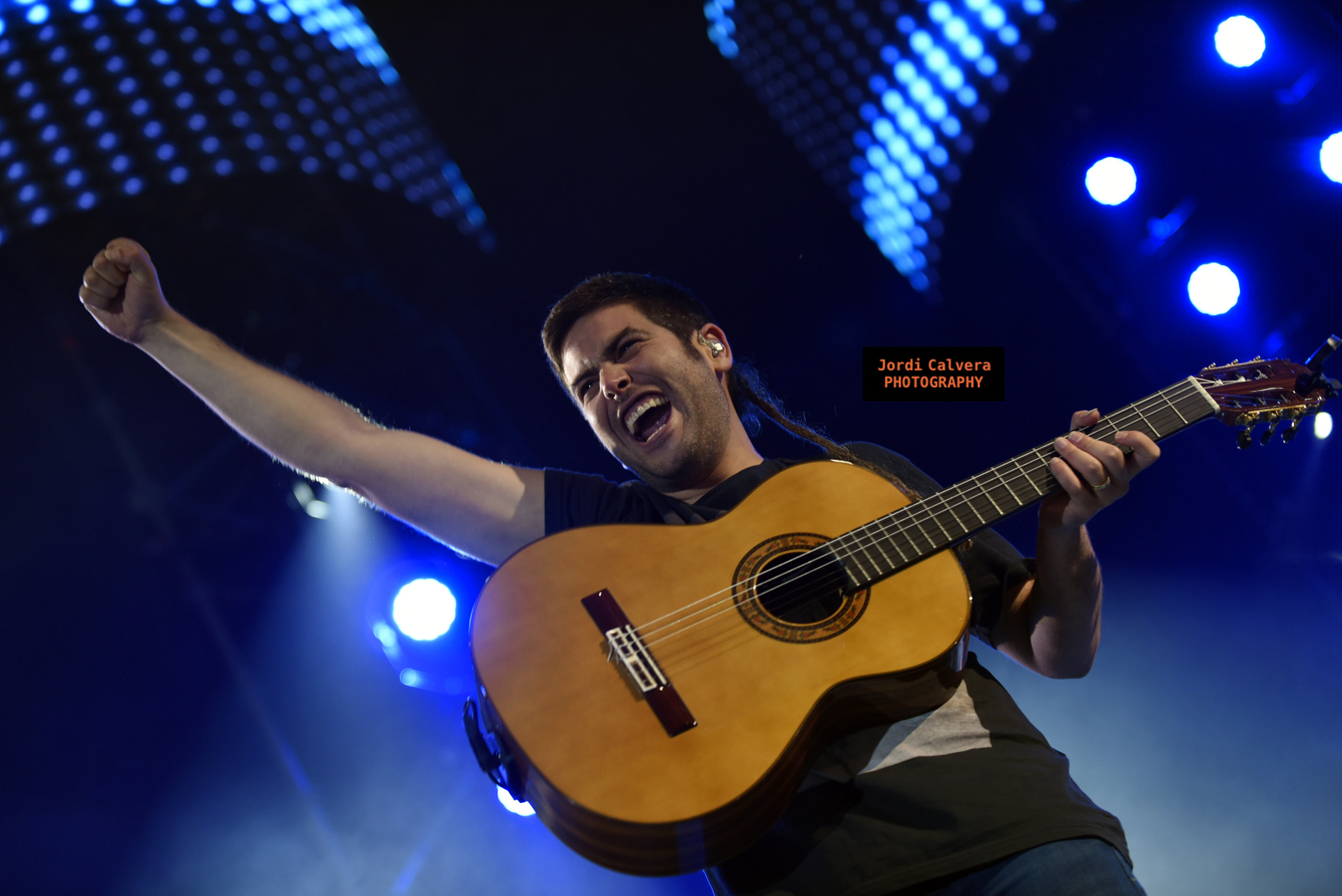 AF Zoom-Nikkor 35-80mm f/4-5.6D + 2x sample photo. Estopa - sant jordi barcelona (27-11-2015) photography