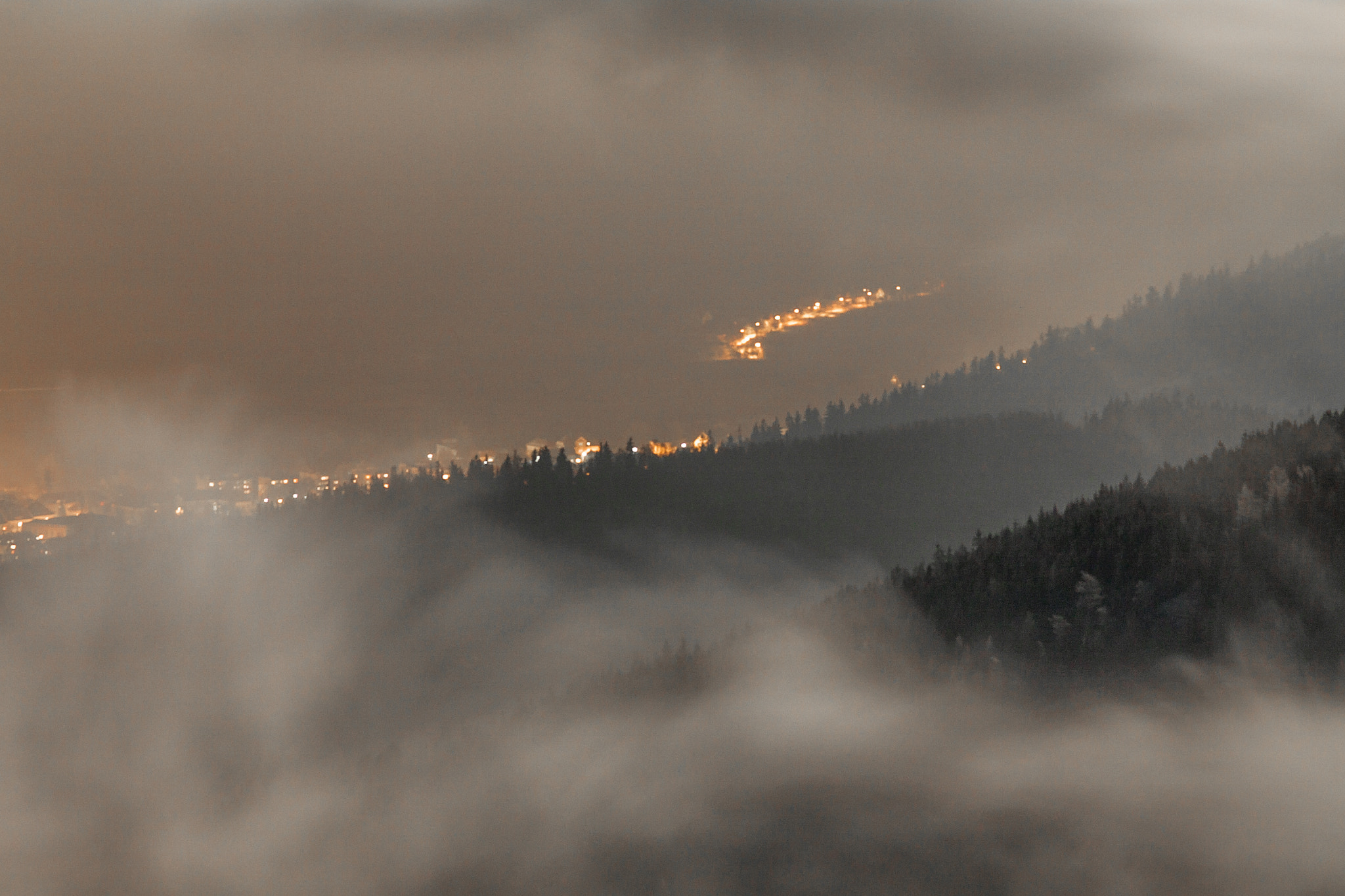 Canon EOS 50D + Canon EF 300mm F4L IS USM sample photo. Mist photography