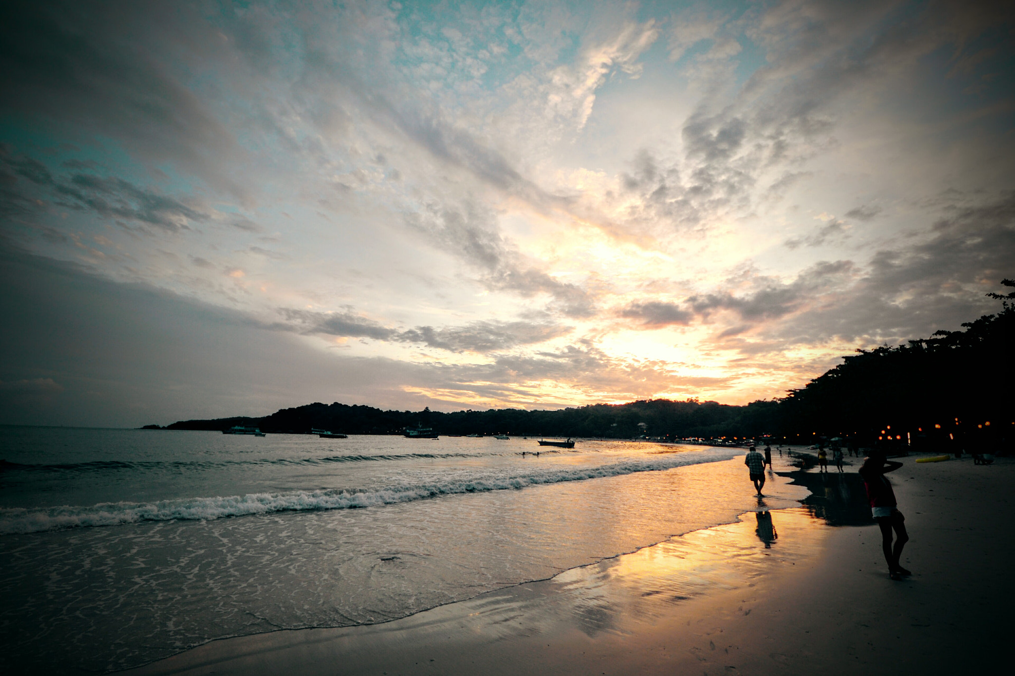 Sigma 8-16mm F4.5-5.6 DC HSM sample photo. Sunset in ko samed  photography