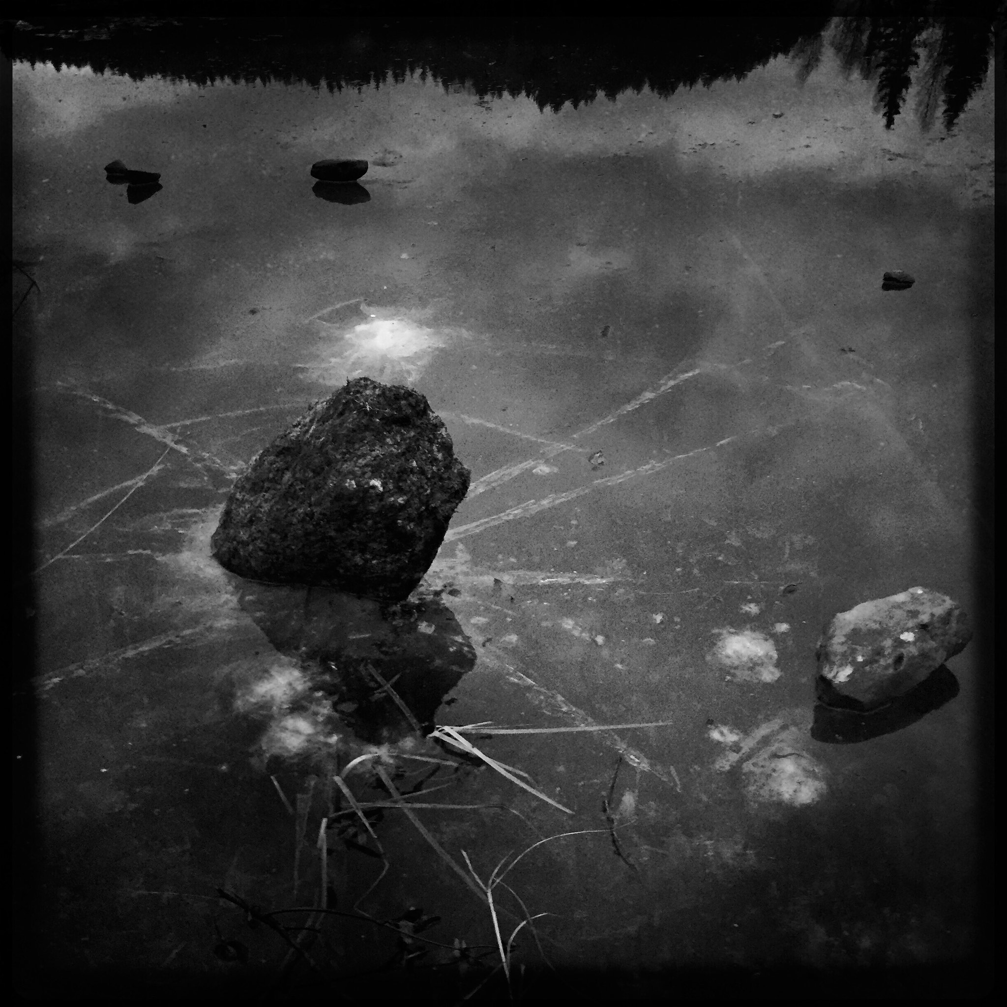 Hipstamatic 304 sample photo. The rock bw photography