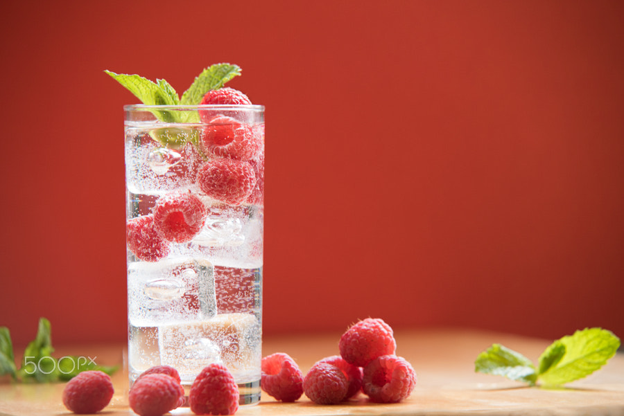 Nikon D810 + Sigma 70-200mm F2.8 EX DG OS HSM sample photo. Sparkling water with raspberries photography