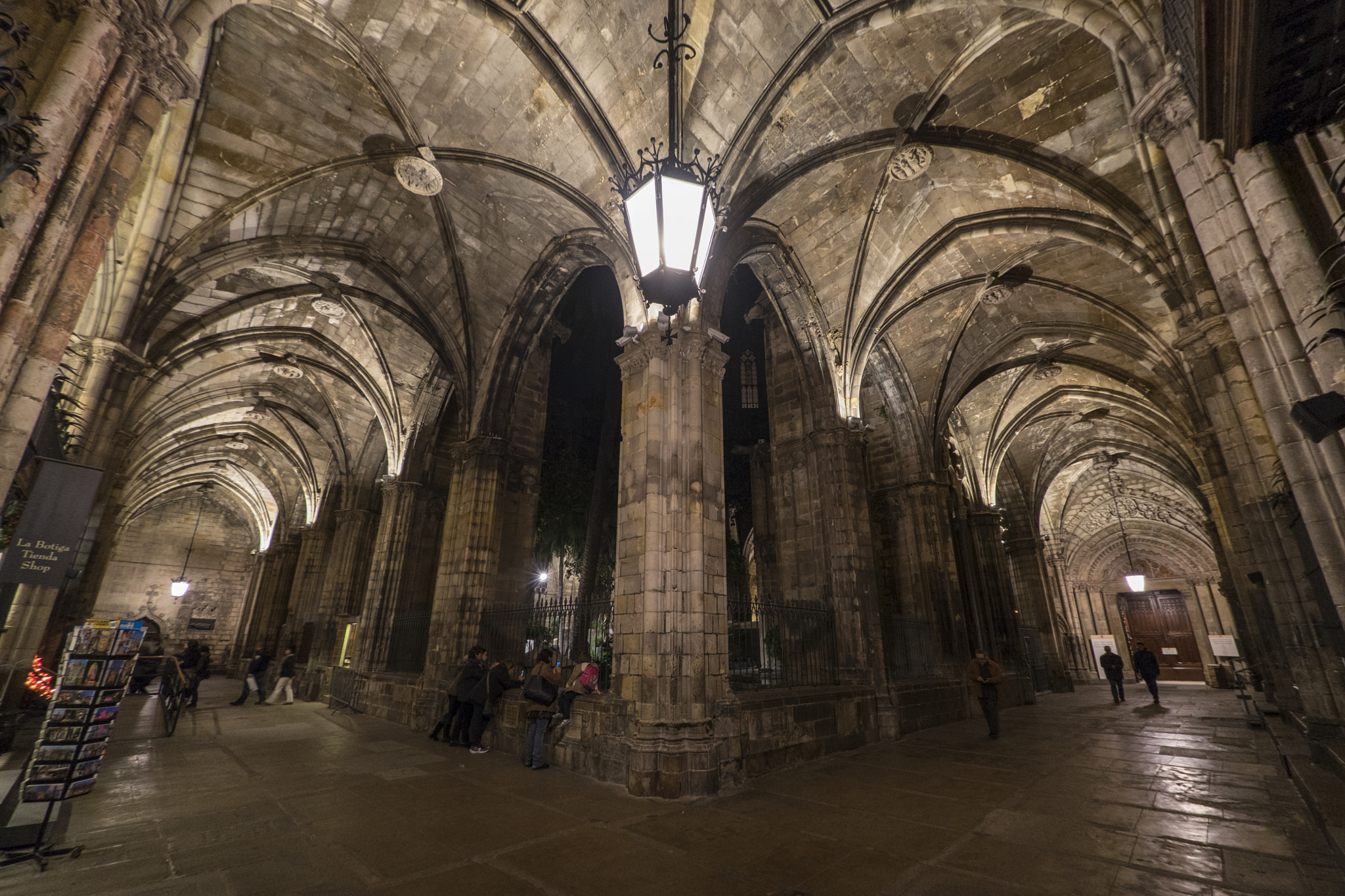 Sony a7 II + FE 16mm F3.5 Fisheye sample photo. Cloister of la catedral, barcelona photography