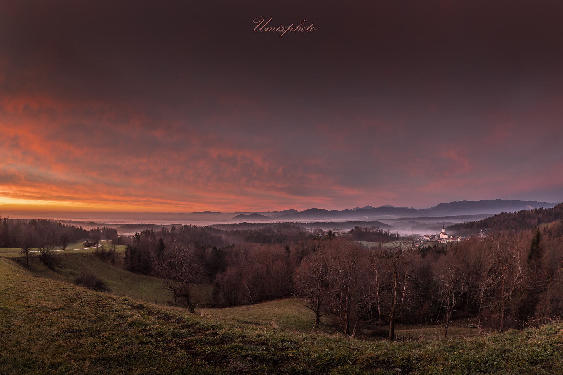 Panasonic Lumix DMC-GX8 + OLYMPUS M.8mm F1.8 sample photo. Misty morning photography