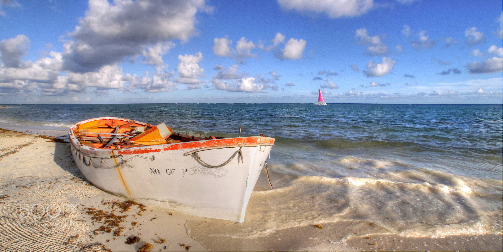 Sony SLT-A35 + Sony DT 11-18mm F4.5-5.6 sample photo. Fishing boat photography