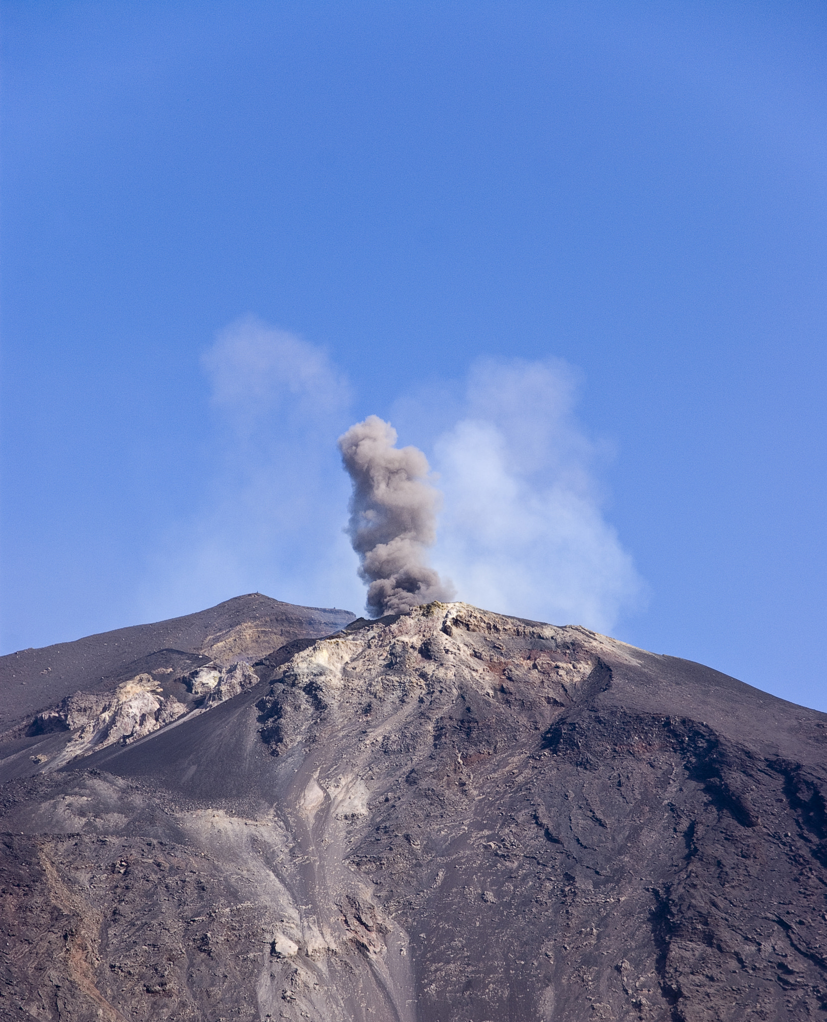 Sigma AF 10-20mm F4-5.6 EX DC sample photo. Stromboli photography