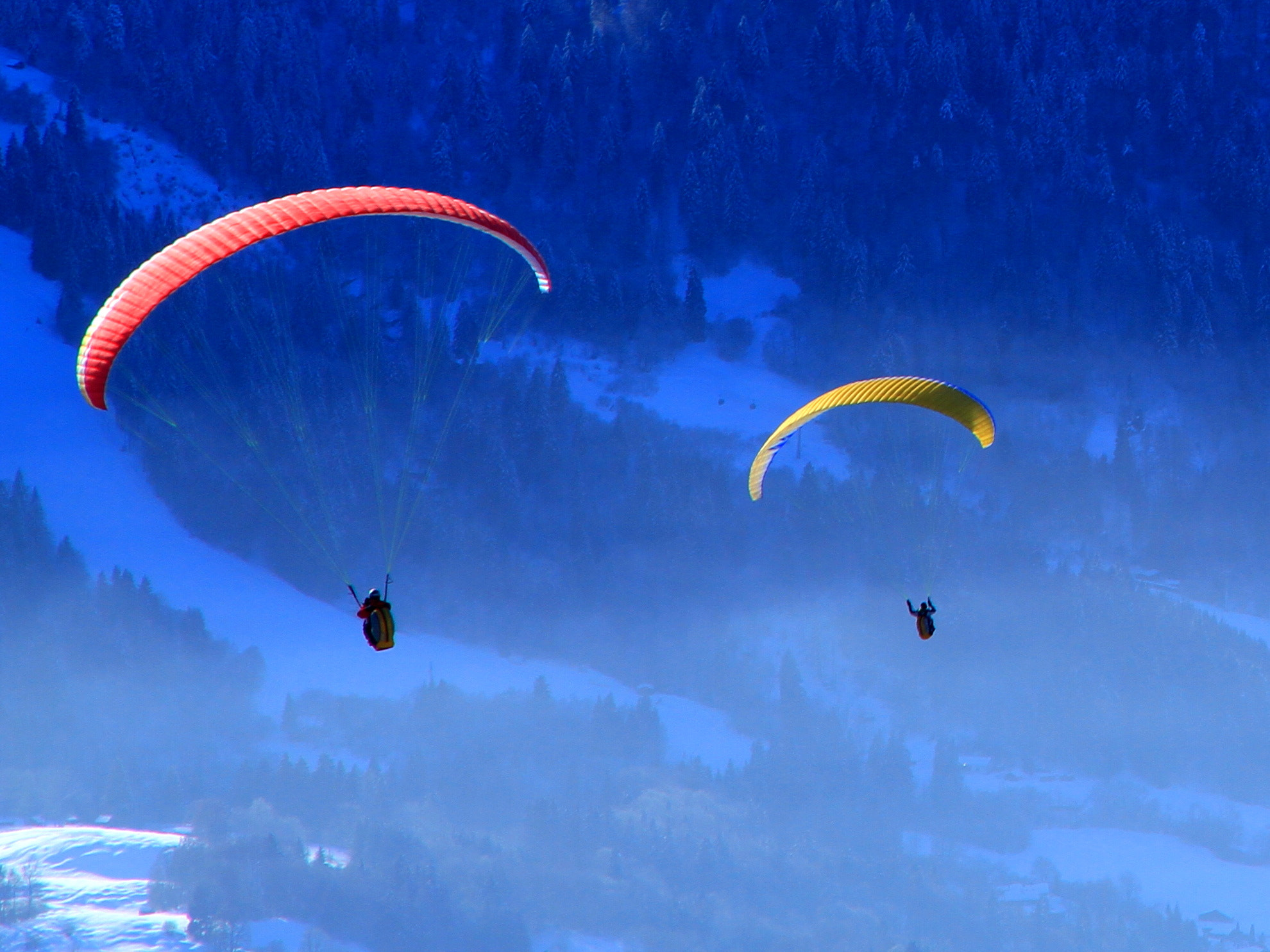 Canon EOS 7D + Canon EF-S 15-85mm F3.5-5.6 IS USM sample photo. Paragliding photography
