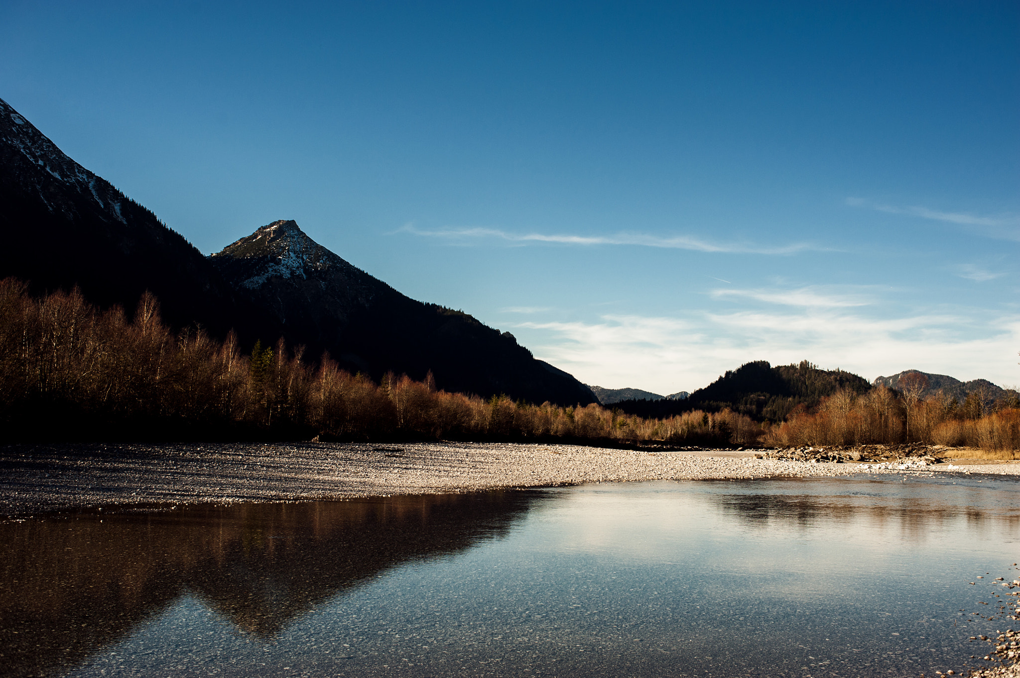 Nikon D700 + AF Nikkor 35mm f/2 sample photo. Mountainmirror photography