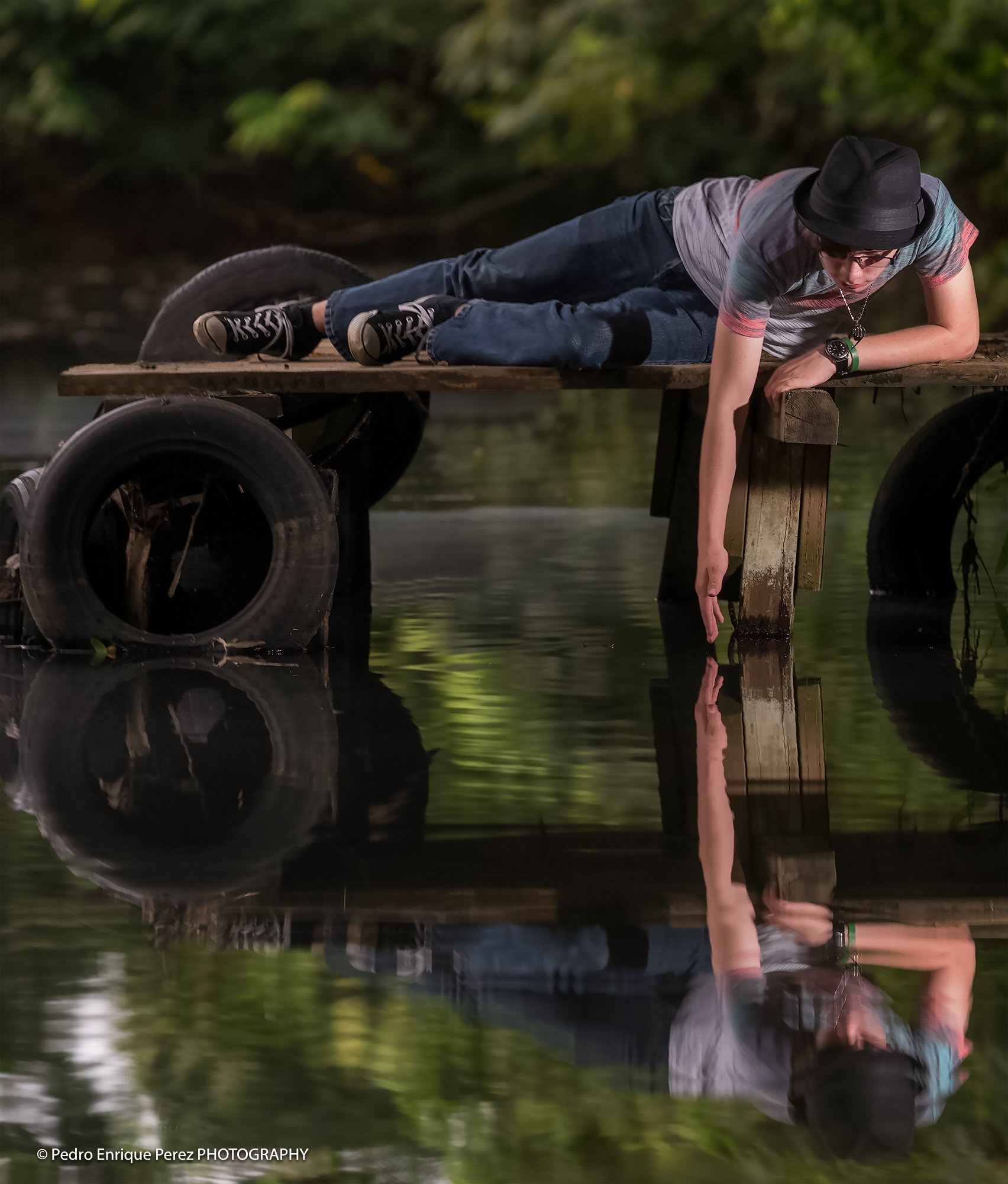 Sony 70-200mm F2.8 G SSM II sample photo. Reaching my reflexion photography