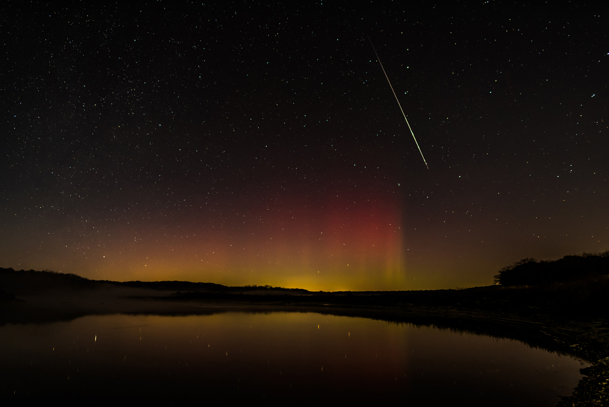 Samyang 12mm F2.8 ED AS NCS Fisheye sample photo. Northern lights & falling star photography