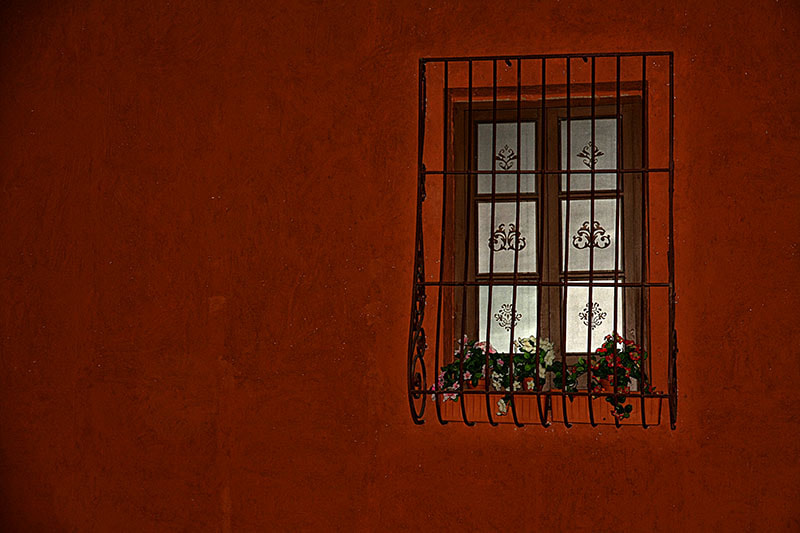 Canon EOS 1000D (EOS Digital Rebel XS / EOS Kiss F) sample photo. Andalusian window photography