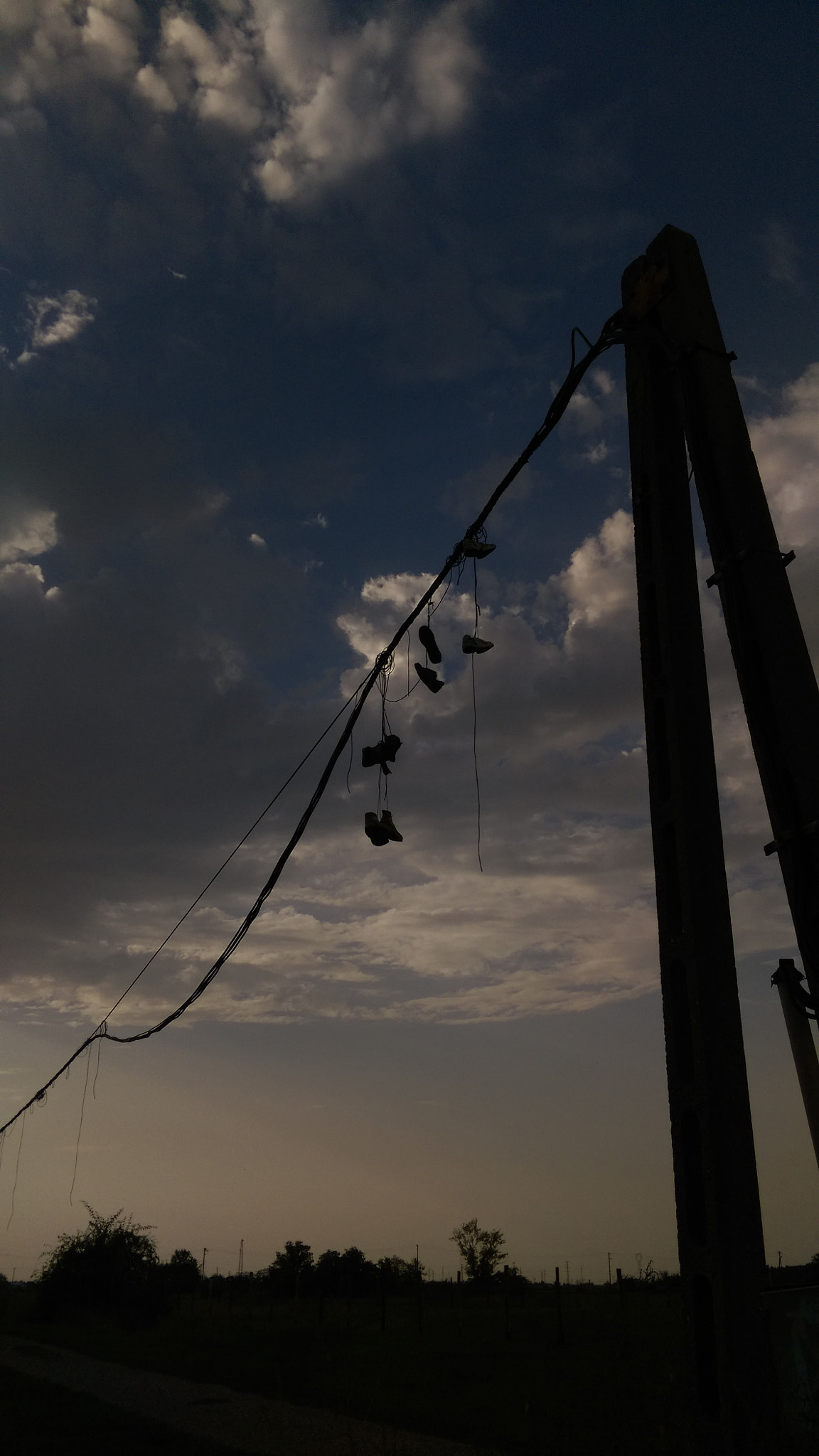 HTC ONE (M8 EYE) sample photo. Lost shoes photography