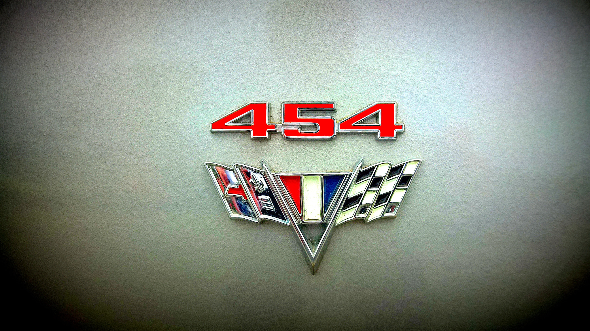 Nokia Lumia 929 sample photo. Chevy 454 badge photography