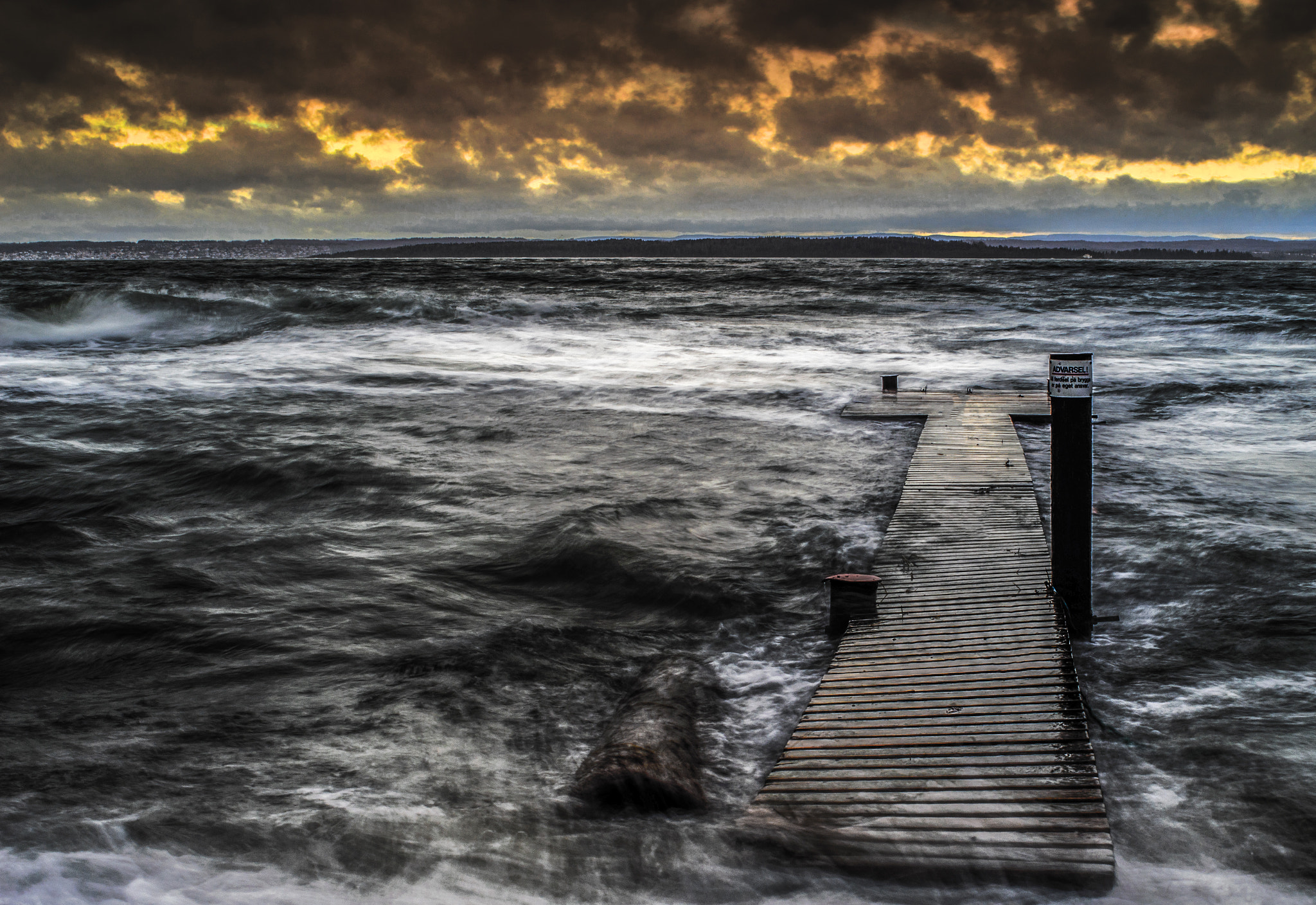 AF Zoom-Nikkor 35-70mm f/3.3-4.5 sample photo. Stormy weather photography