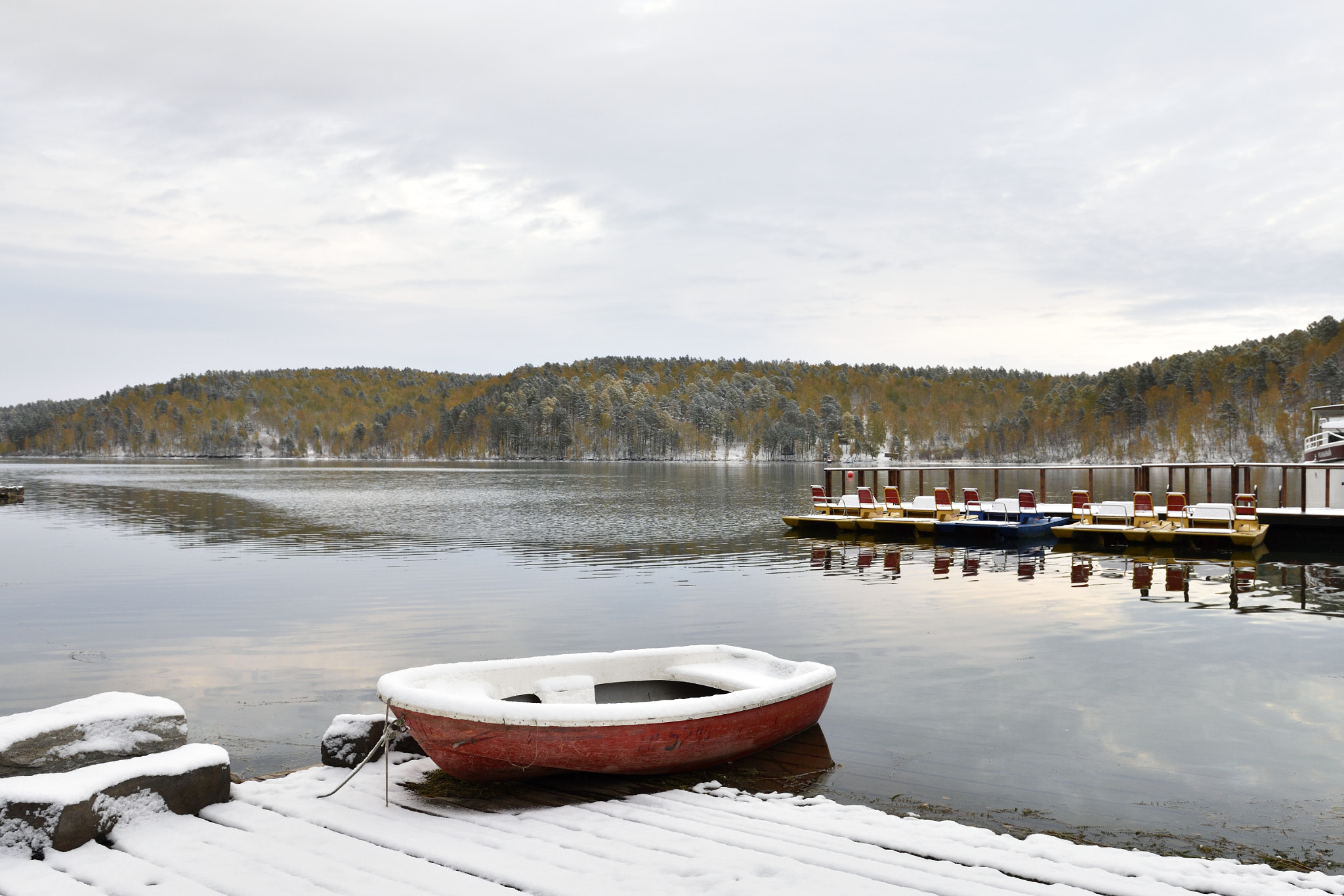 Nikon D810 + Sigma 18-35mm F1.8 DC HSM Art sample photo. Autumn in irkutsk photography