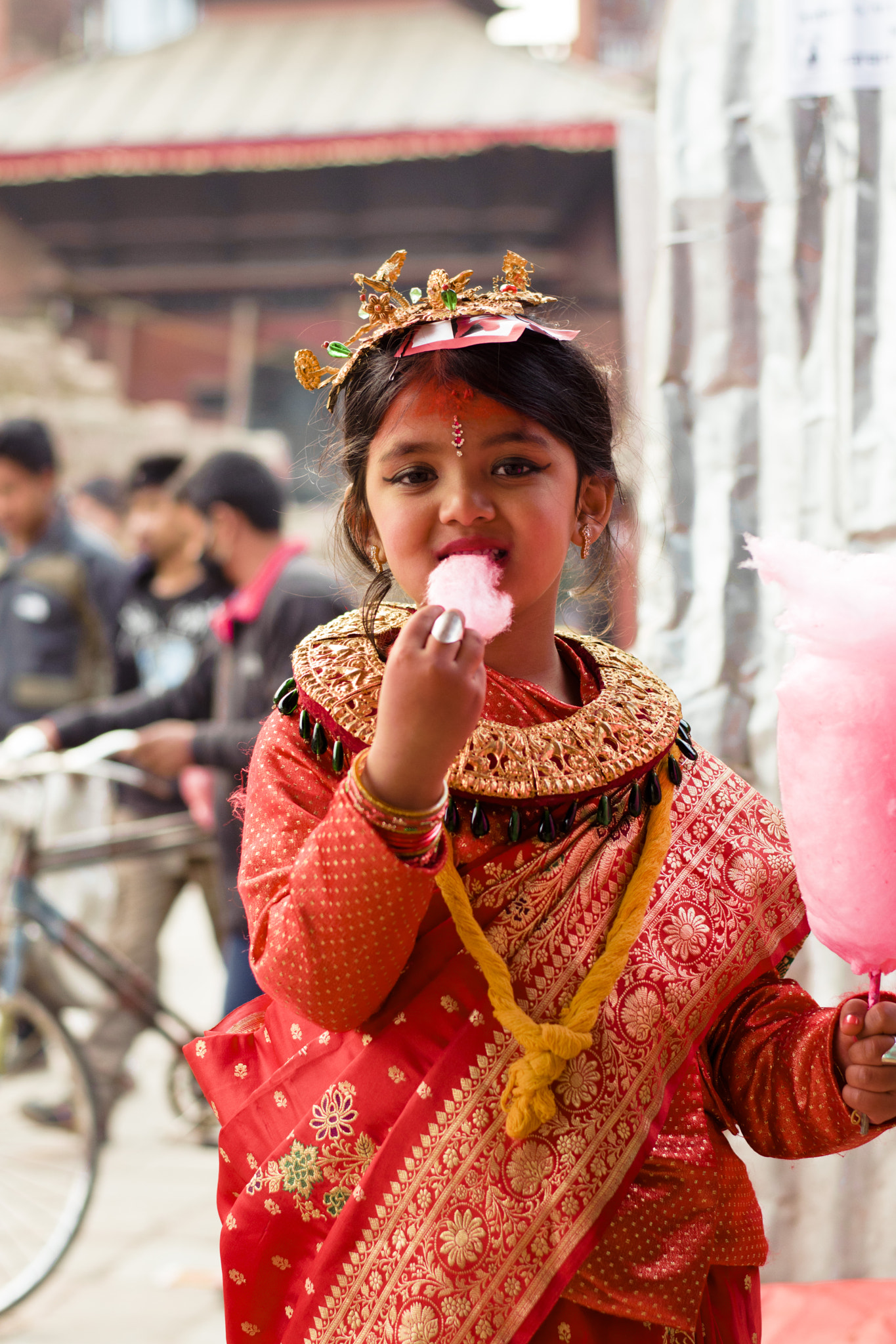 AF Zoom-Nikkor 35-80mm f/4-5.6D sample photo. Little bride with cotton candy photography
