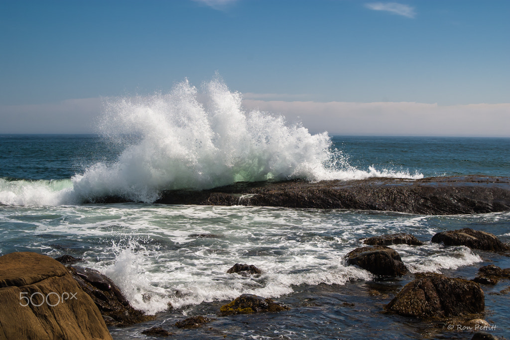 Pentax K100D Super sample photo. Crashing waves photography