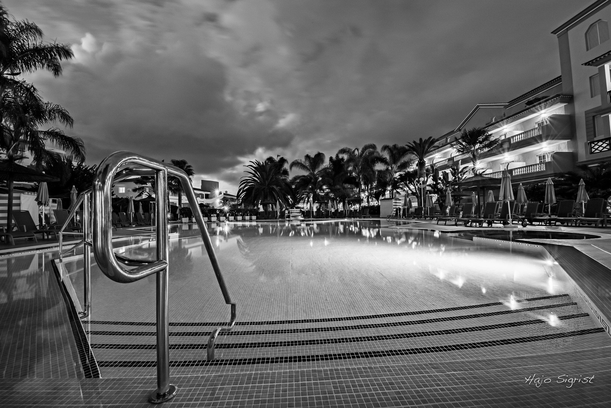 Sigma 8-16mm F4.5-5.6 DC HSM sample photo. Silver photography