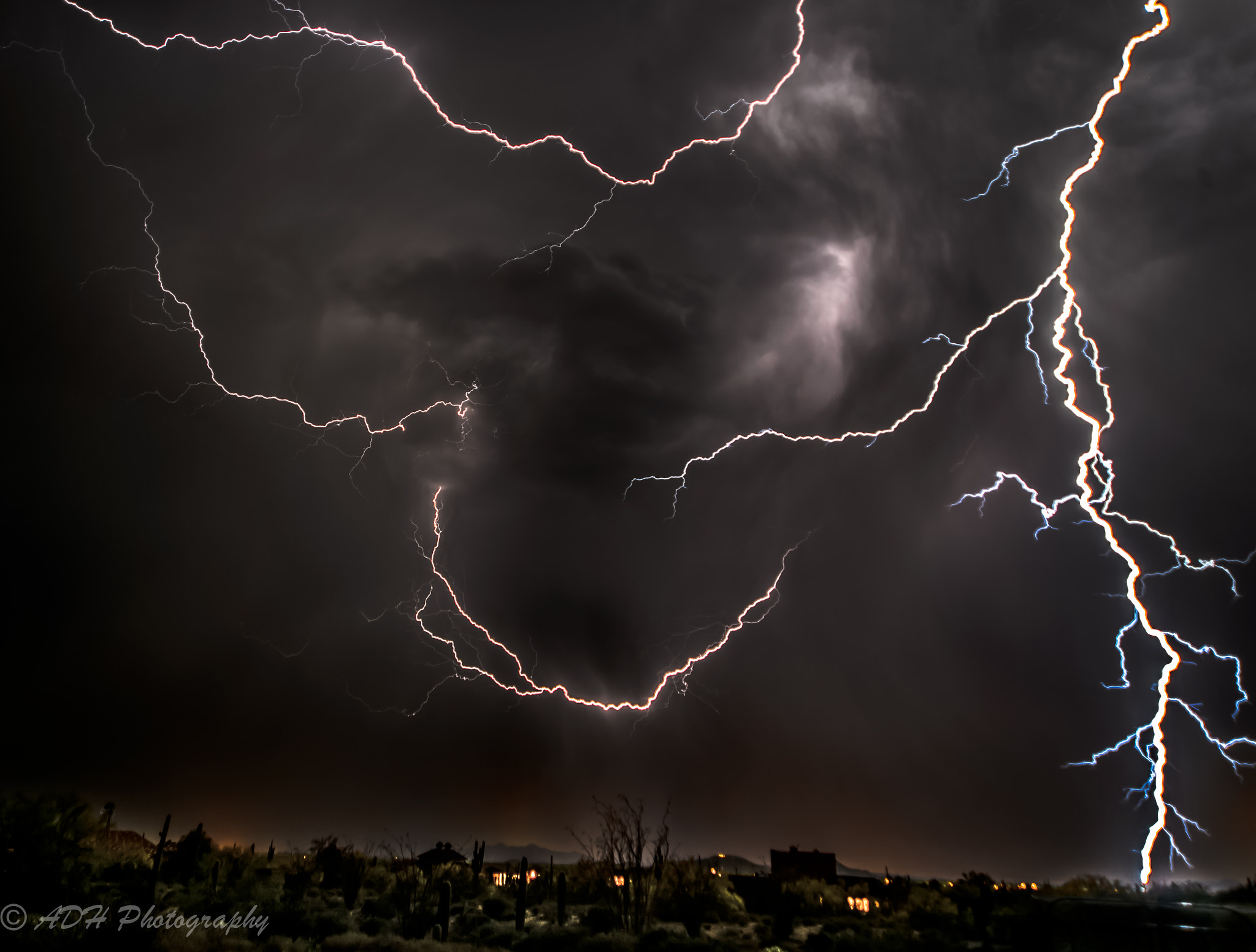 AF Zoom-Nikkor 24-120mm f/3.5-5.6D IF sample photo. Lightning strike i photography