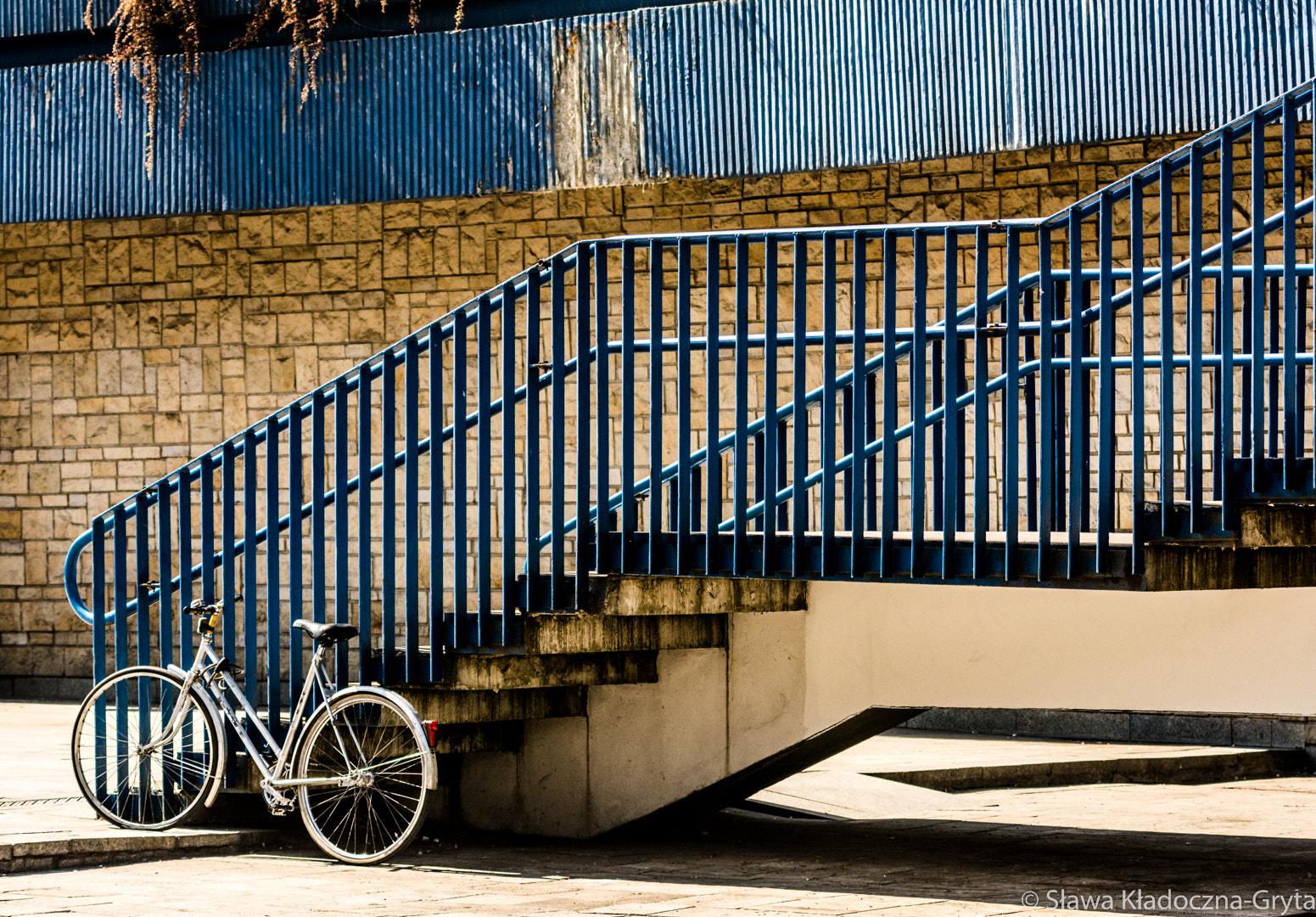 Nikon D7100 + AF Zoom-Nikkor 70-210mm f/4 sample photo. Bike and stairs photography