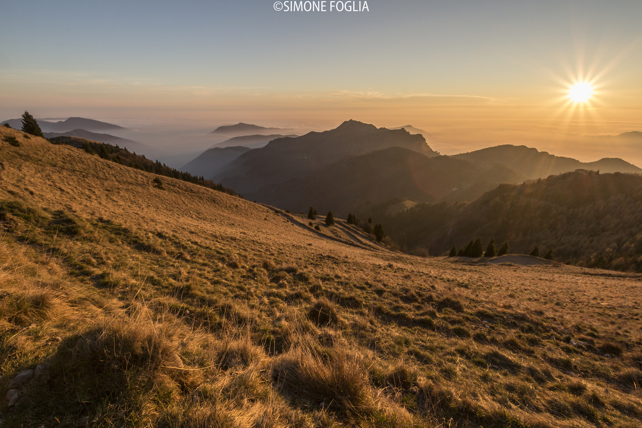 Sigma 10-20mm F3.5 EX DC HSM sample photo. A foggy sunset photography