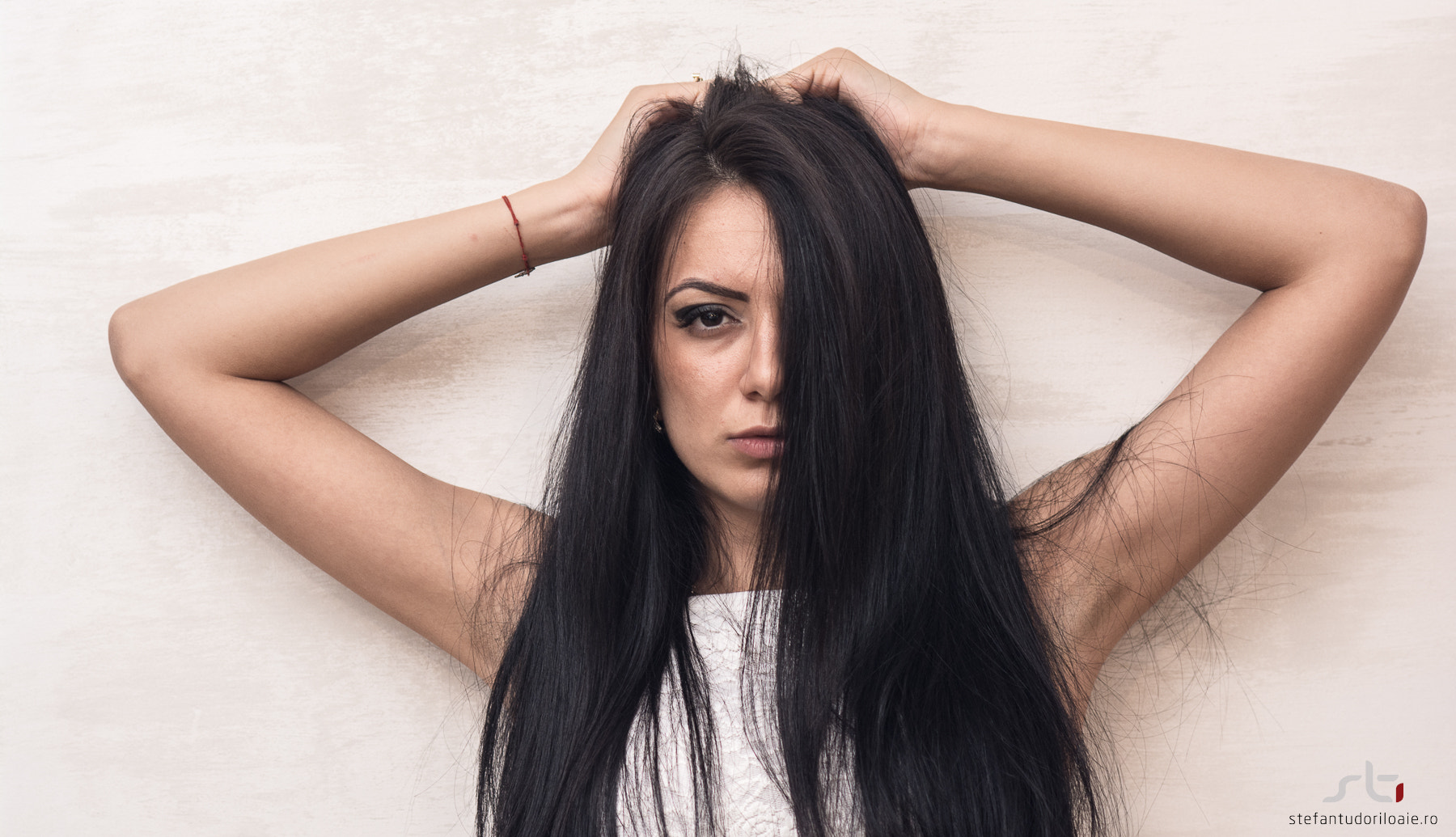 Nikon D7100 + AF Nikkor 85mm f/1.8 sample photo. I'm a mess photography