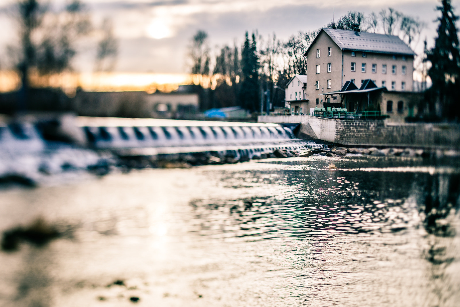 Canon EOS 6D + Canon TS-E 45mm F2.8 Tilt-Shift sample photo. Weir in turnov photography