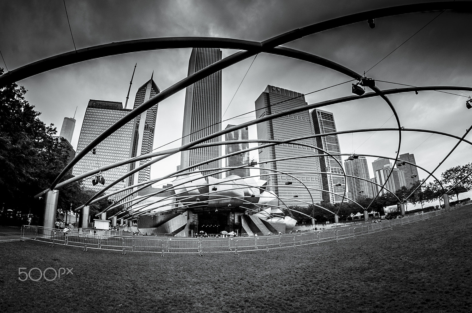 Nikon D70s + Samyang 8mm F3.5 Aspherical IF MC Fisheye sample photo. Millenium park photography