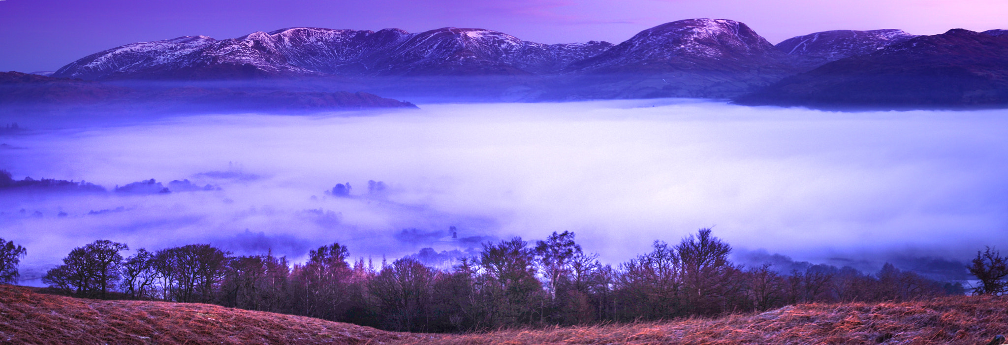 Sony Alpha NEX-7 + 24-70mm F4 ZA OSS sample photo. Above the valley fog photography