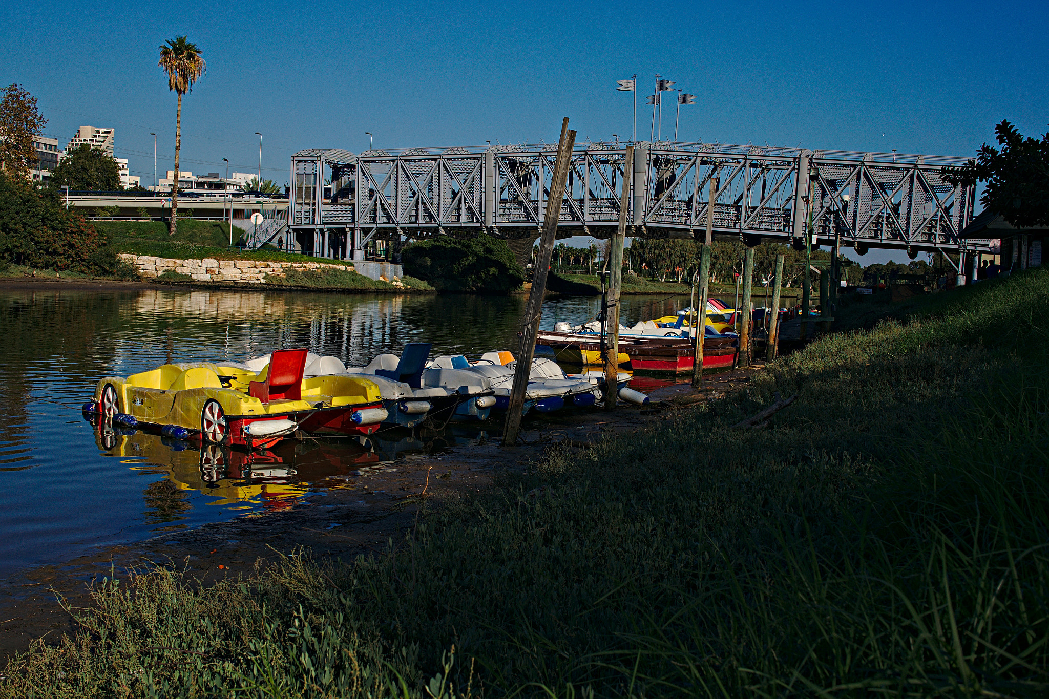 Sony Alpha NEX-5N + Sigma 30mm F2.8 EX DN sample photo. Paddle boats photography