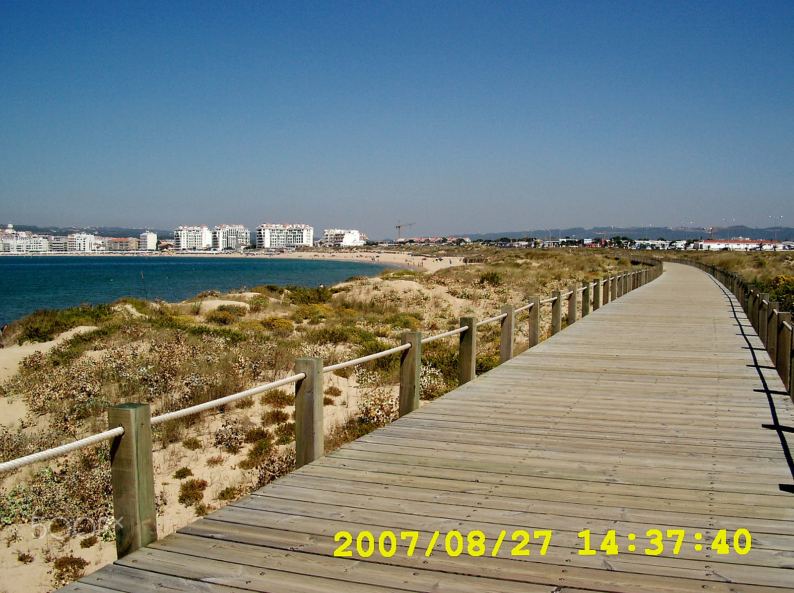 VQ 4.0M DigitalCAM sample photo. ***** a golden beach ***** photography