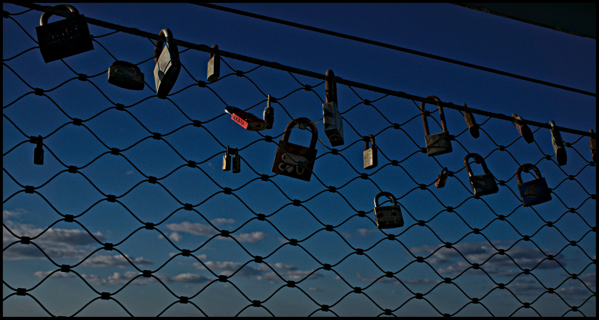 Sony Alpha NEX-5N + Sigma 30mm F2.8 EX DN sample photo. Locks photography