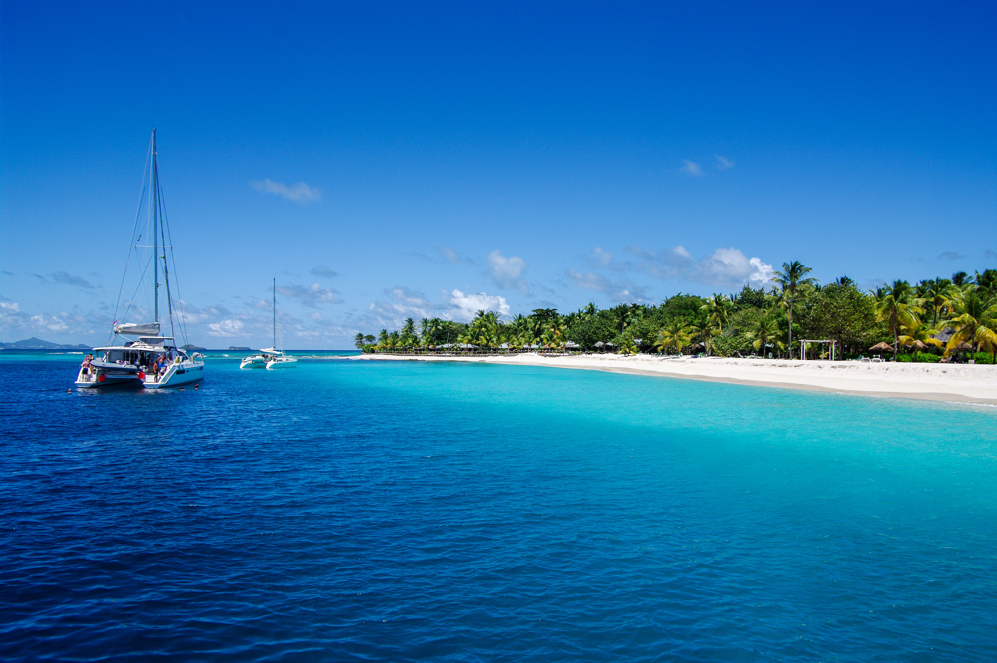 Pentax K20D + Pentax smc DA 16-45mm F4 ED AL sample photo. Spectacular beach photography