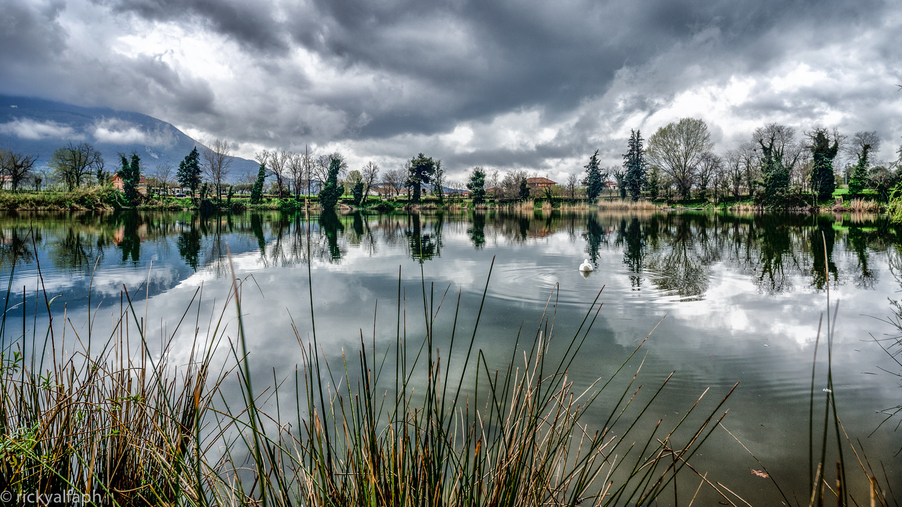 Sigma 14mm F2.8 EX Aspherical HSM sample photo. Lago telese 003 photography