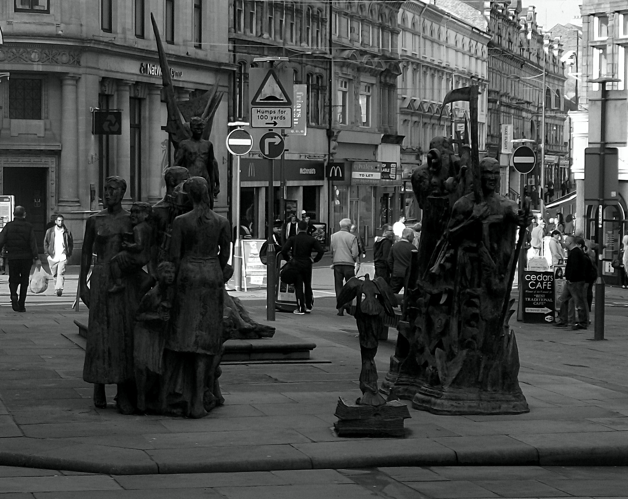 Fujifilm FinePix S1730 sample photo. 31-10-15 - chartist movement - newport photography