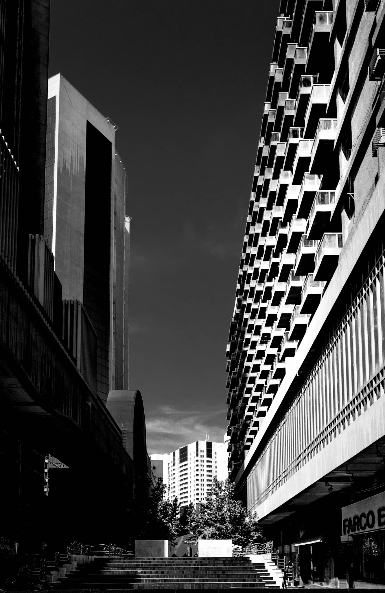 Nikon D200 sample photo. Blocked photography