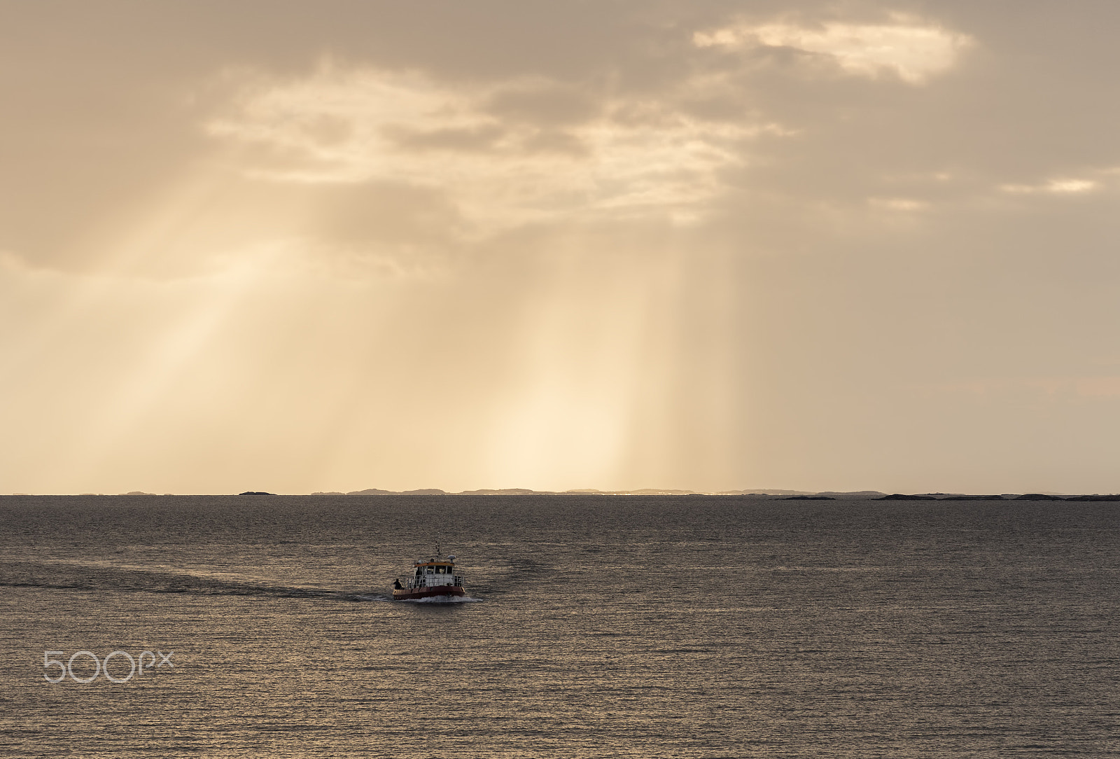 Canon EOS 7D Mark II + Sigma 70mm F2.8 EX DG Macro sample photo. Boat on the sea in the evening light photography