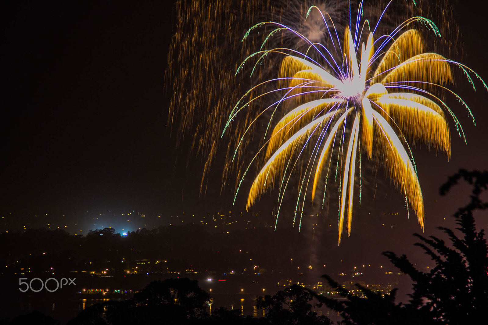 Canon EF 70-200mm F4L IS USM sample photo. Fireworks in aptos and capitola photography