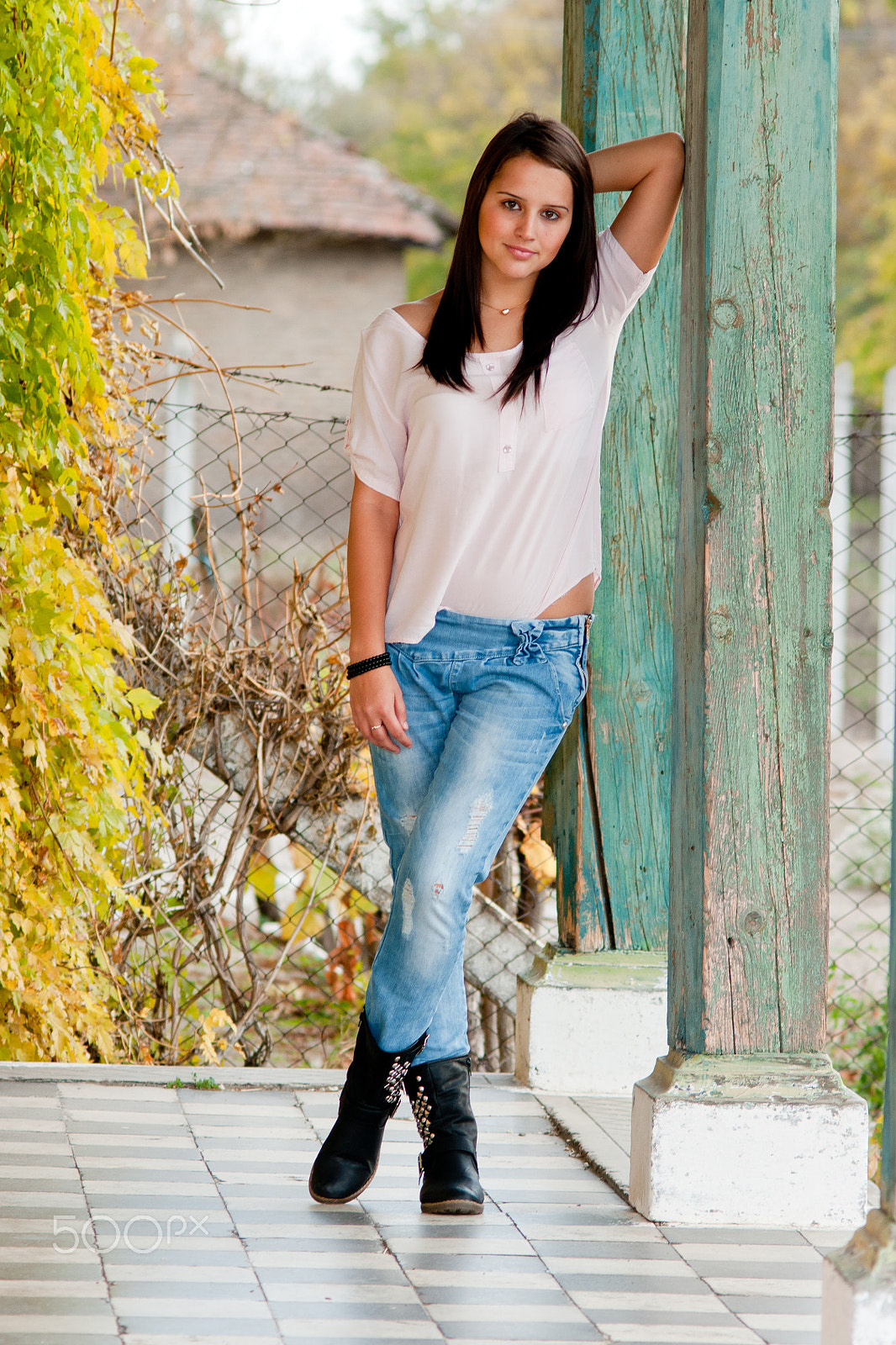 Sony Alpha DSLR-A700 + Minolta AF 70-210mm F4 Macro sample photo. Waiting photography