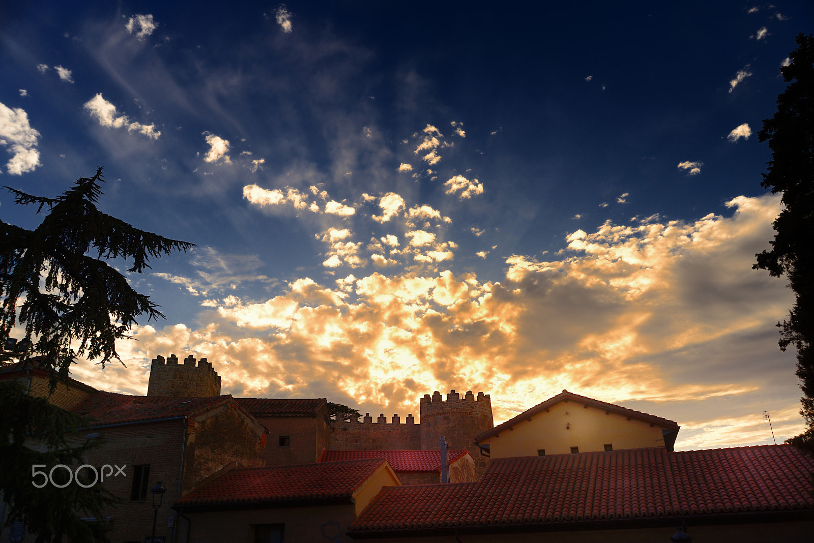 Nikon D600 + AF Zoom-Nikkor 28-100mm f/3.5-5.6G sample photo. Avila walls at sunset photography