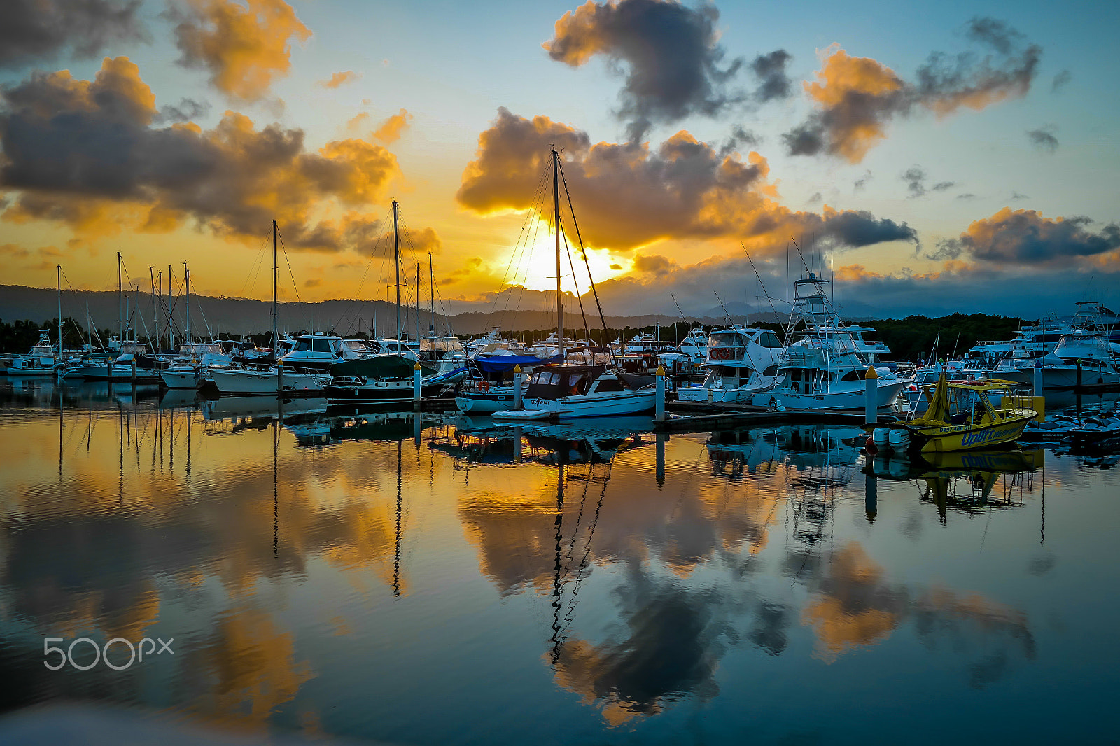 Samsung NX30 + NX 18-55mm F3.5-5.6 sample photo. Sunset at the marina photography