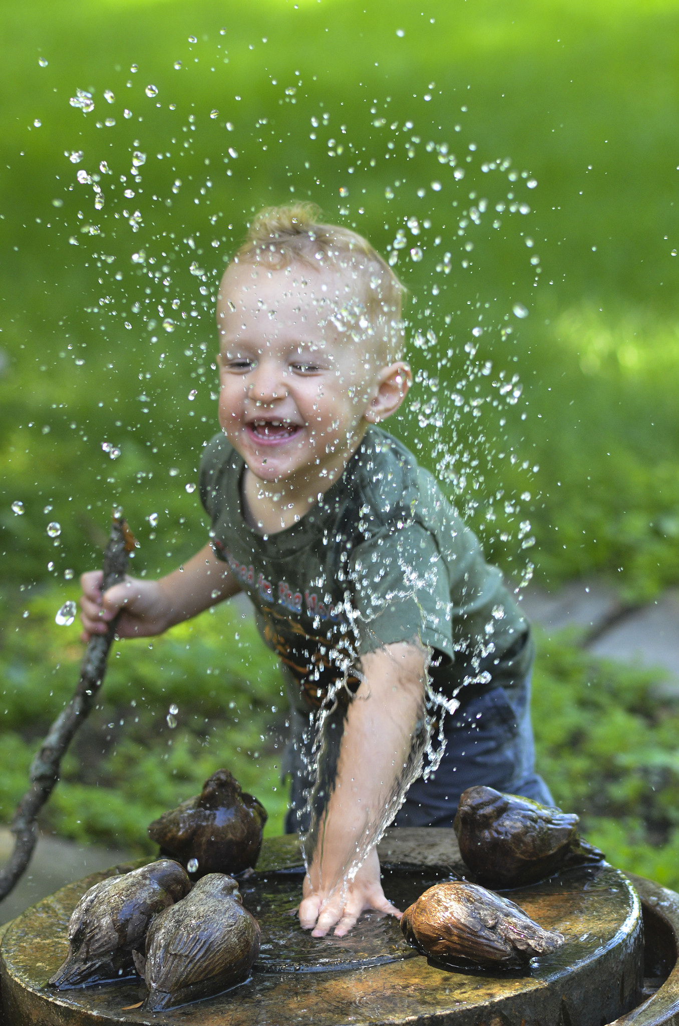Nikon D7000 + AF Micro-Nikkor 105mm f/2.8 sample photo. Waterwater photography