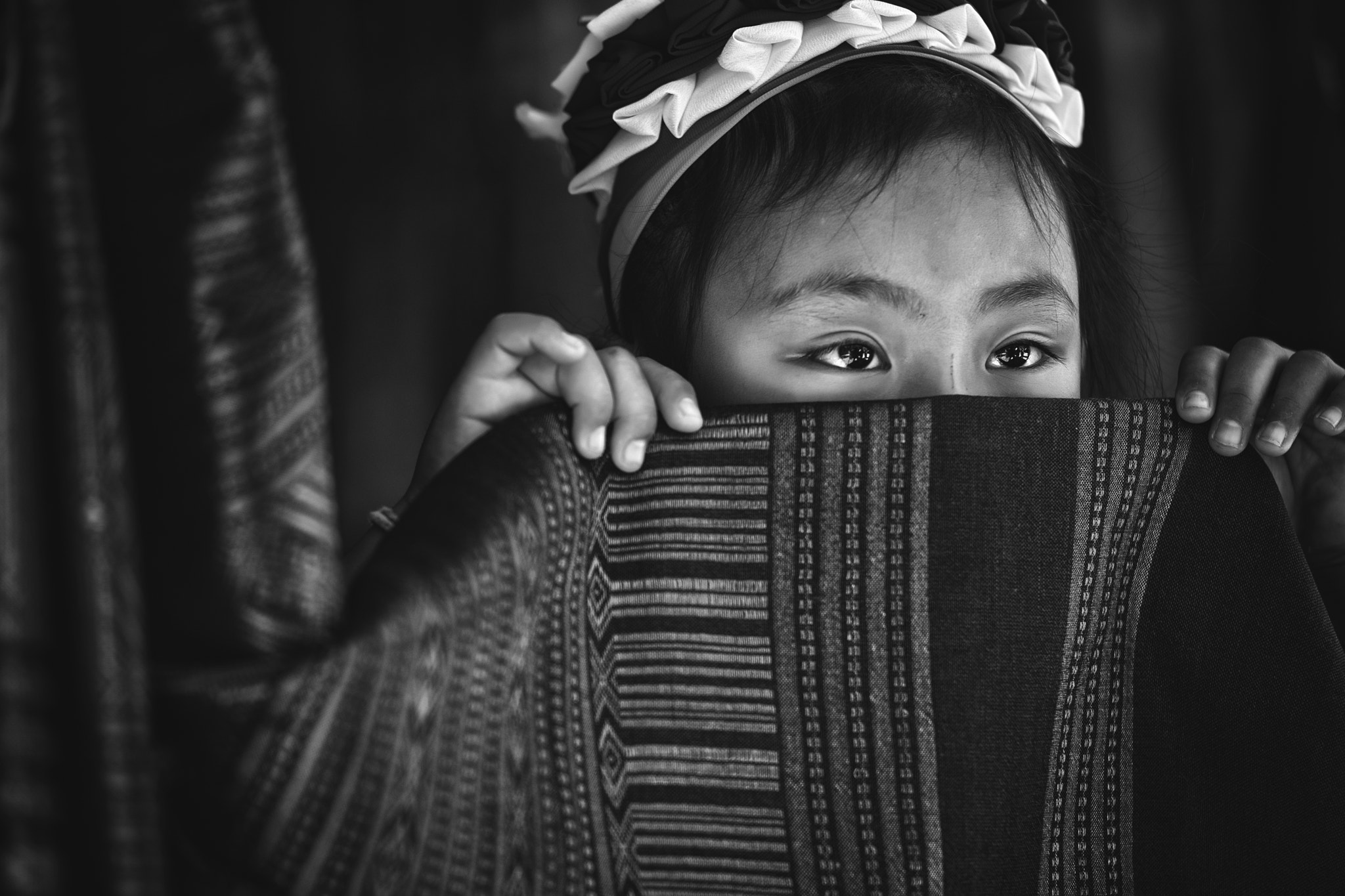 Minolta AF 80-200mm F2.8 HS-APO G sample photo. Behind the fabric photography