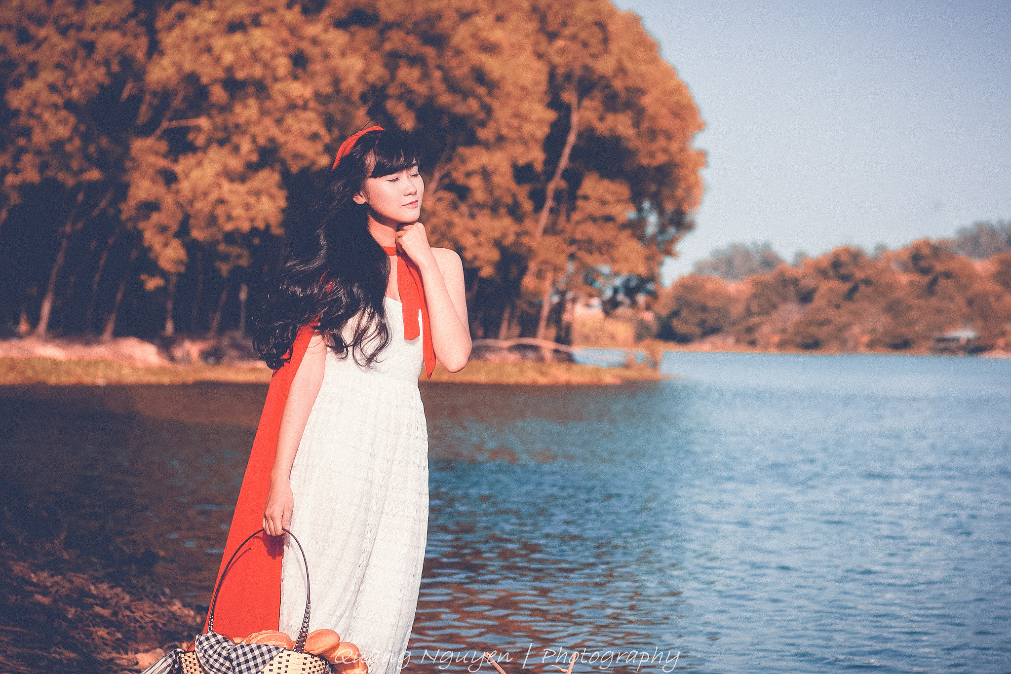 Canon EOS-1D Mark III + Canon EF 50mm F1.8 II sample photo. Red photography