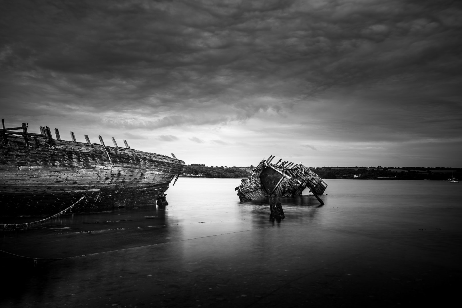 Sony a7R + Canon EF 16-35mm F4L IS USM sample photo. Sinking ship photography