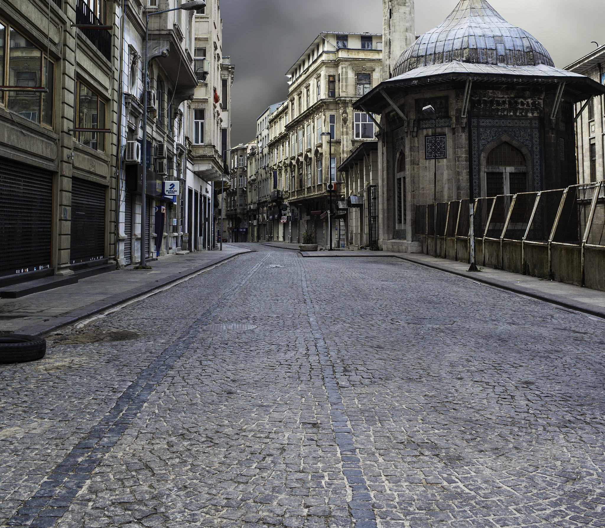 Samsung NX200 sample photo. Instanbul street 3 photography