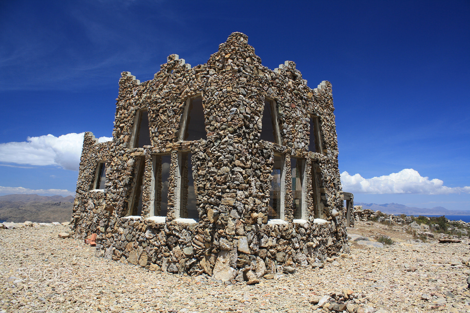 Canon EOS 1000D (EOS Digital Rebel XS / EOS Kiss F) + Canon EF 28mm F2.8 sample photo. Isla de sol lake titicaca photography