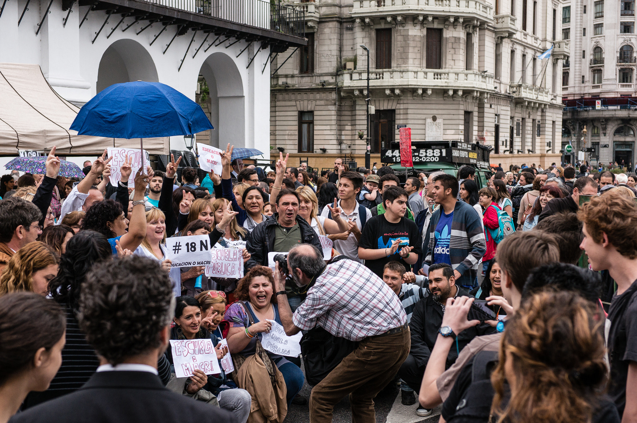 Sony Alpha NEX-6 + E 32mm F1.8 sample photo. Election time, buenos aires photography