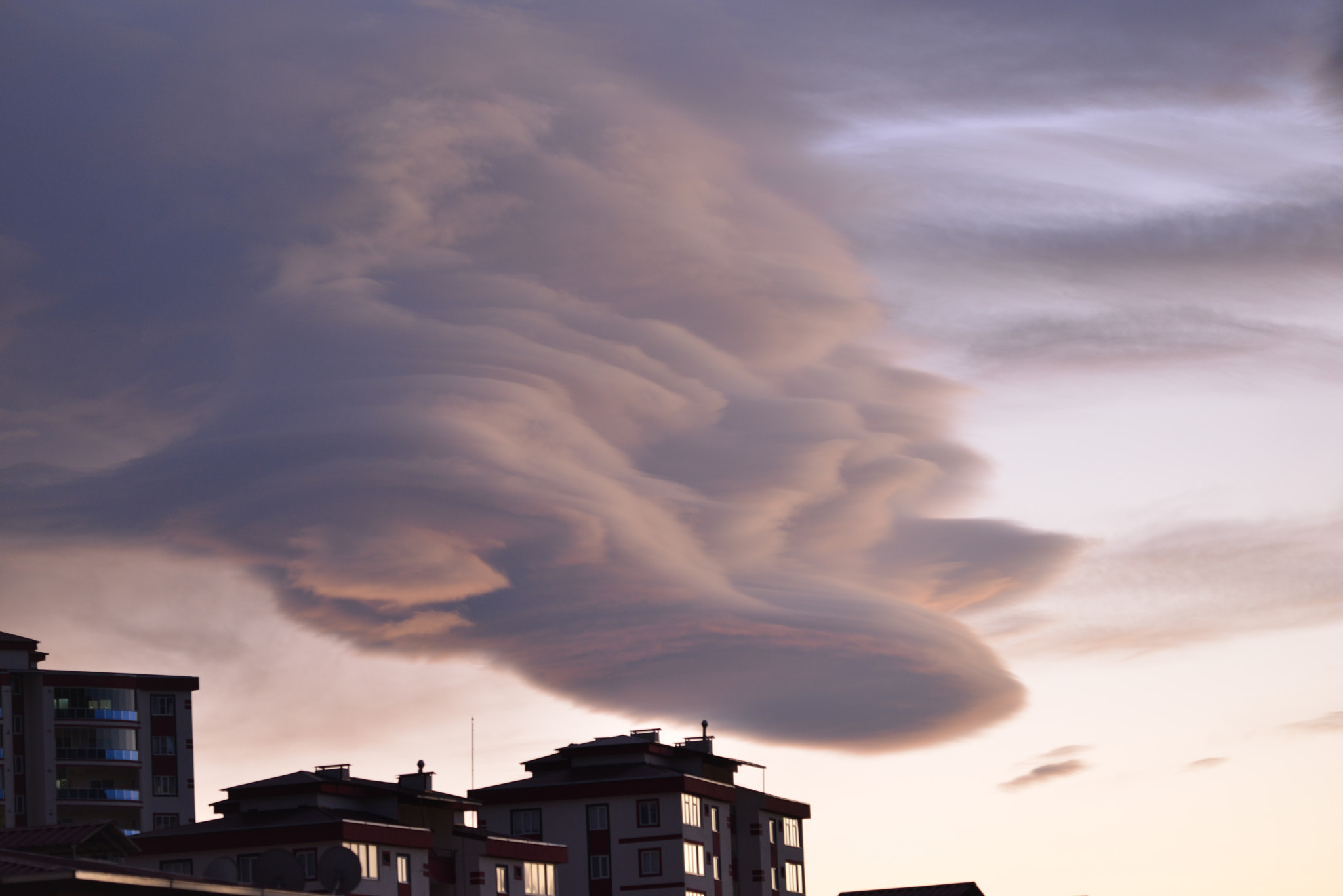 Sigma 150mm F2.8 EX DG Macro HSM sample photo. Cloud photography